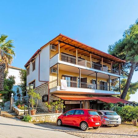 Xenios Loutra Village Karnagio Экстерьер фото