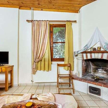 Xenios Loutra Village Karnagio Экстерьер фото