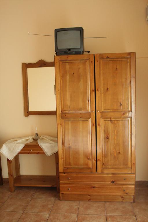 Xenios Loutra Village Karnagio Экстерьер фото
