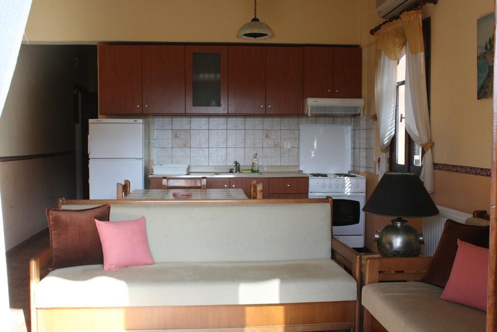 Xenios Loutra Village Karnagio Экстерьер фото