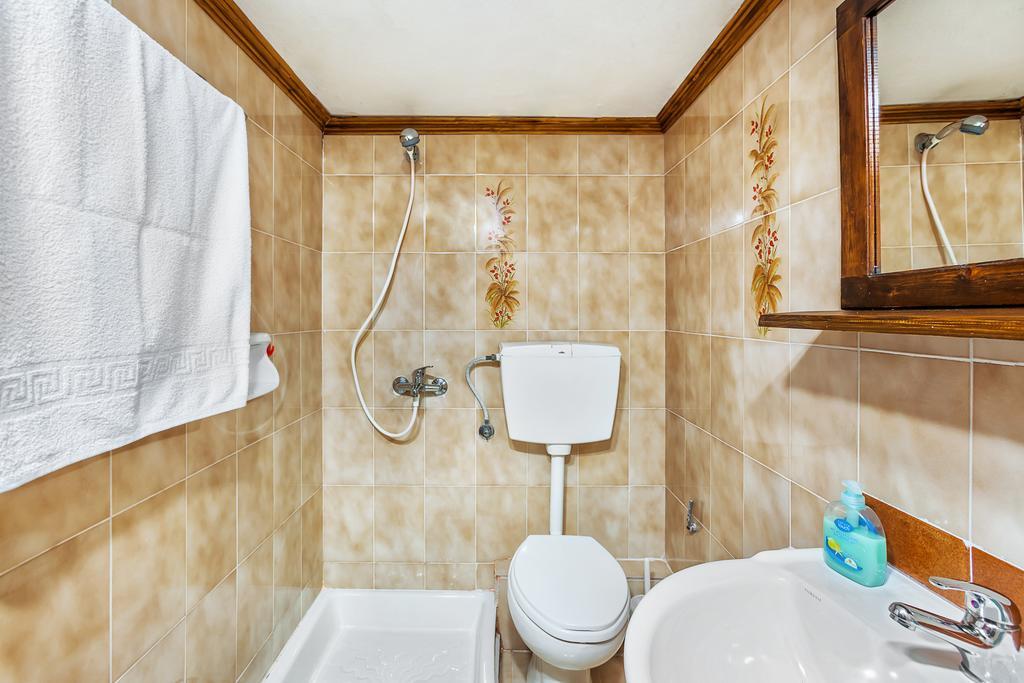 Xenios Loutra Village Karnagio Экстерьер фото