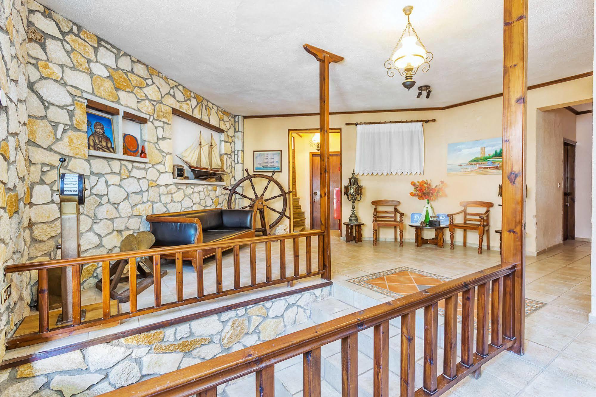 Xenios Loutra Village Karnagio Экстерьер фото