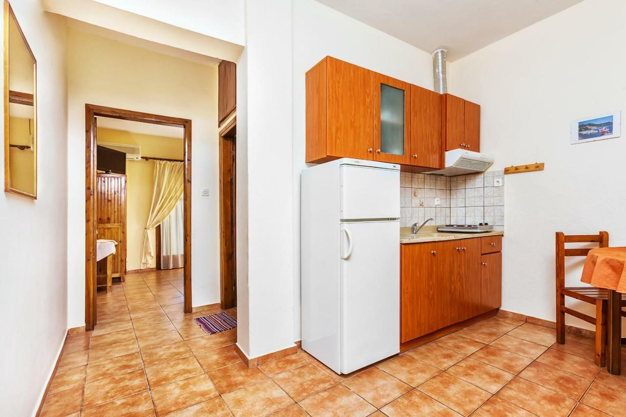 Xenios Loutra Village Karnagio Экстерьер фото